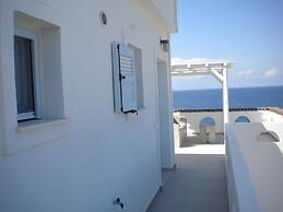 Starlight Luxury Seaside Villa & Suites