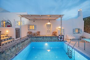 Starlight Luxury Seaside Villa & Suites