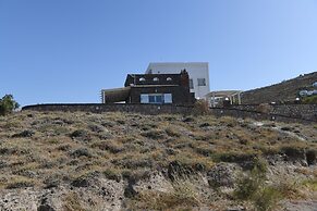 Starlight Luxury Seaside Villa & Suites