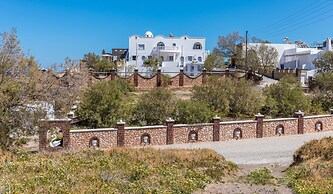 Starlight Luxury Seaside Villa & Suites