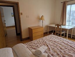 Apartment near Metro Monk Station