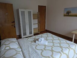 Apartment near Metro Monk Station