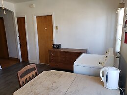 Apartment near Metro Monk Station