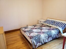 Apartment near Metro Monk Station