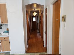 Apartment near Metro Monk Station