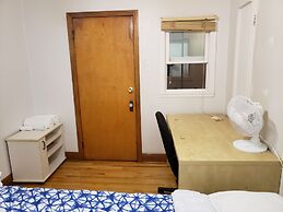 Apartment near Metro Monk Station