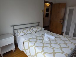 Apartment near Metro Monk Station