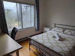 Apartment near Metro Monk Station