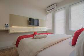 RedDoorz Apartment @ Sentul Tower