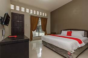 RedDoorz Syariah near Taman Air Mancur Bogor