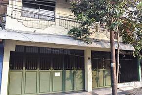 RedDoorz near Surabaya Town Square