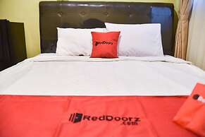RedDoorz near Surabaya Town Square