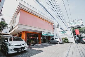 RedDoorz Plus @ Jalan Parangtritis 2