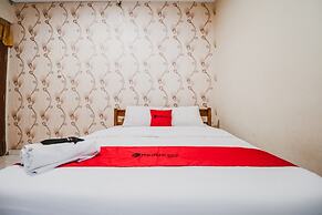 RedDoorz Plus @ Jalan Parangtritis 2