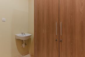 RedDoorz Plus near Pantai Malalayang Manado