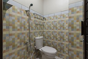 RedDoorz Plus near Pantai Malalayang Manado