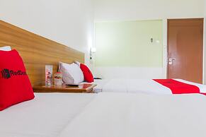 RedDoorz Plus @ Surapati 2