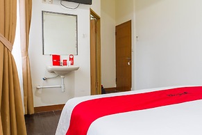 RedDoorz Plus @ Surapati 2