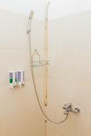 RedDoorz Plus @ Surapati 2