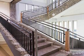 RedDoorz Plus @ Surapati 2