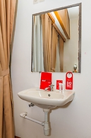 RedDoorz Plus @ Surapati 2