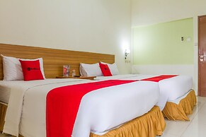 RedDoorz Plus @ Surapati 2