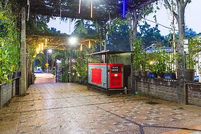 RedDoorz Plus @ Surapati 2