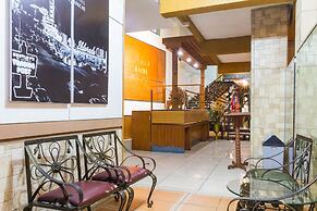 RedDoorz Plus @ Surapati 2