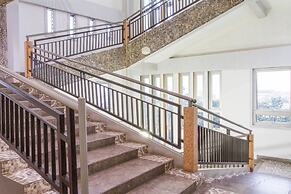 RedDoorz Plus @ Surapati 2