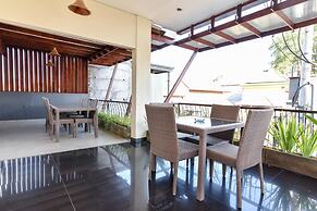 RedDoorz near Legian Street