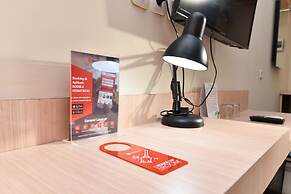 RedDoorz near Legian Street