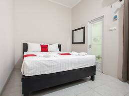 RedDoorz Plus near Banyuwangi Airport