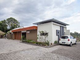 RedDoorz Plus near Banyuwangi Airport