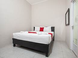 RedDoorz Plus near Banyuwangi Airport