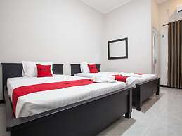 RedDoorz Plus near Banyuwangi Airport