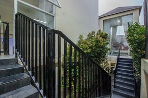 RedDoorz Premium @ Ampera Raya 2