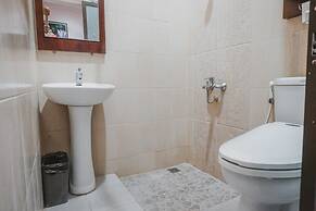 RedDoorz near Galeria Mall 2