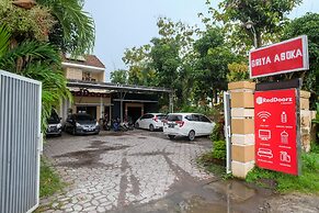 RedDoorz Syariah @ Colomadu 2