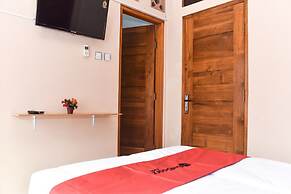 RedDoorz Syariah near Batu Night Spectacular