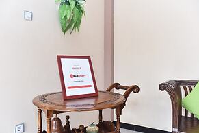 RedDoorz Syariah near Batu Night Spectacular