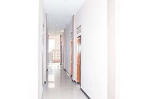 RedDoorz Syariah near Batu Night Spectacular