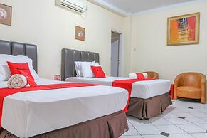 RedDoorz Plus @ Otista Garut