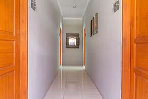 RedDoorz Plus @ Otista Garut