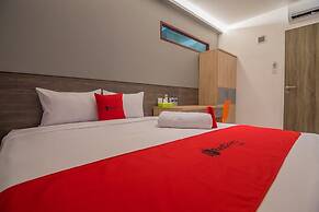 RedDoorz near Taman Rejomulyo