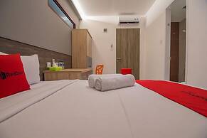 RedDoorz near Taman Rejomulyo