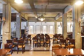 RedDoorz near Kampung Warna Warni