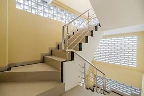 RedDoorz near Plaza Atrium Senen