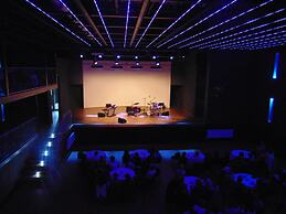 AZUL Hotel & Restaurant