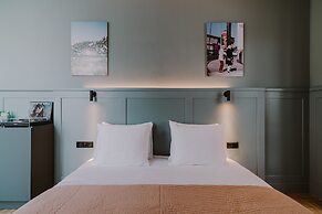Supernova Hotel