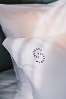 Supernova Hotel